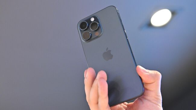 Смартфон iPhone 15. Архивное фото