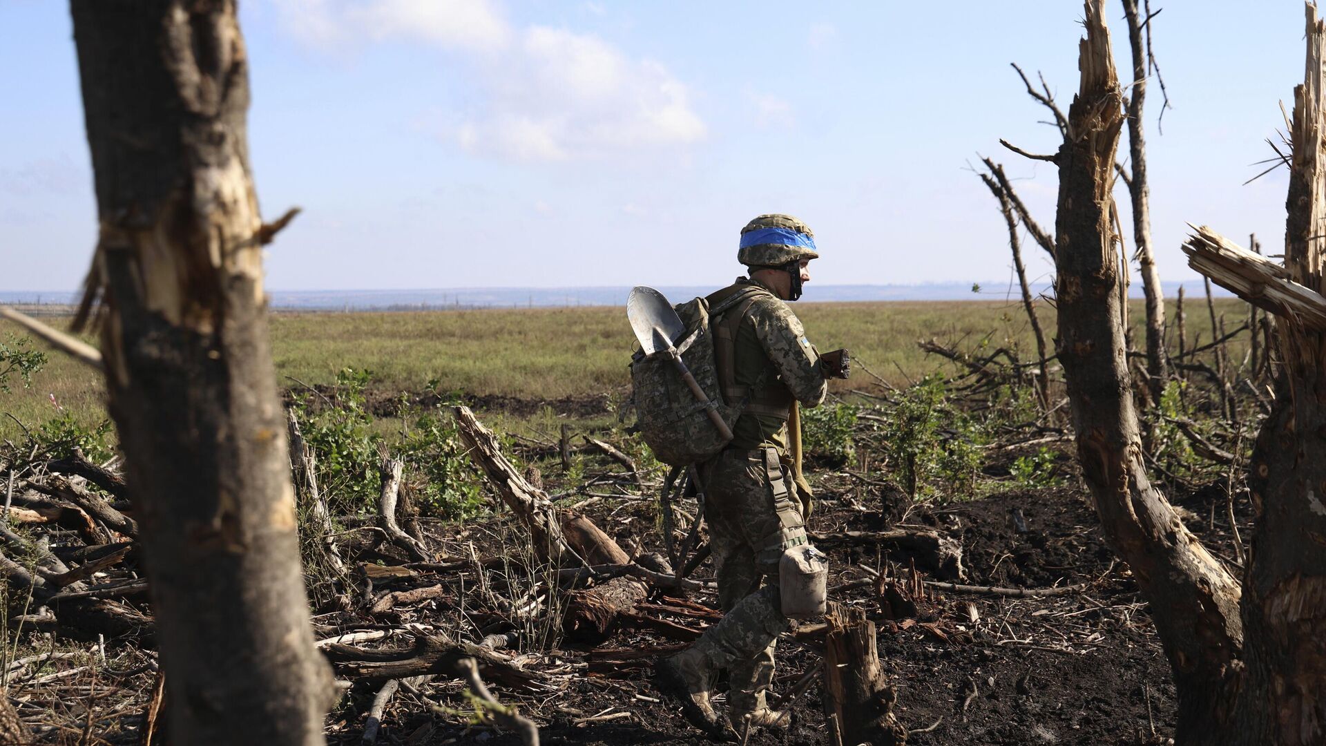 Украинский военнослужащий на линии фронта - РИА Новости, 1920, 02.10.2023