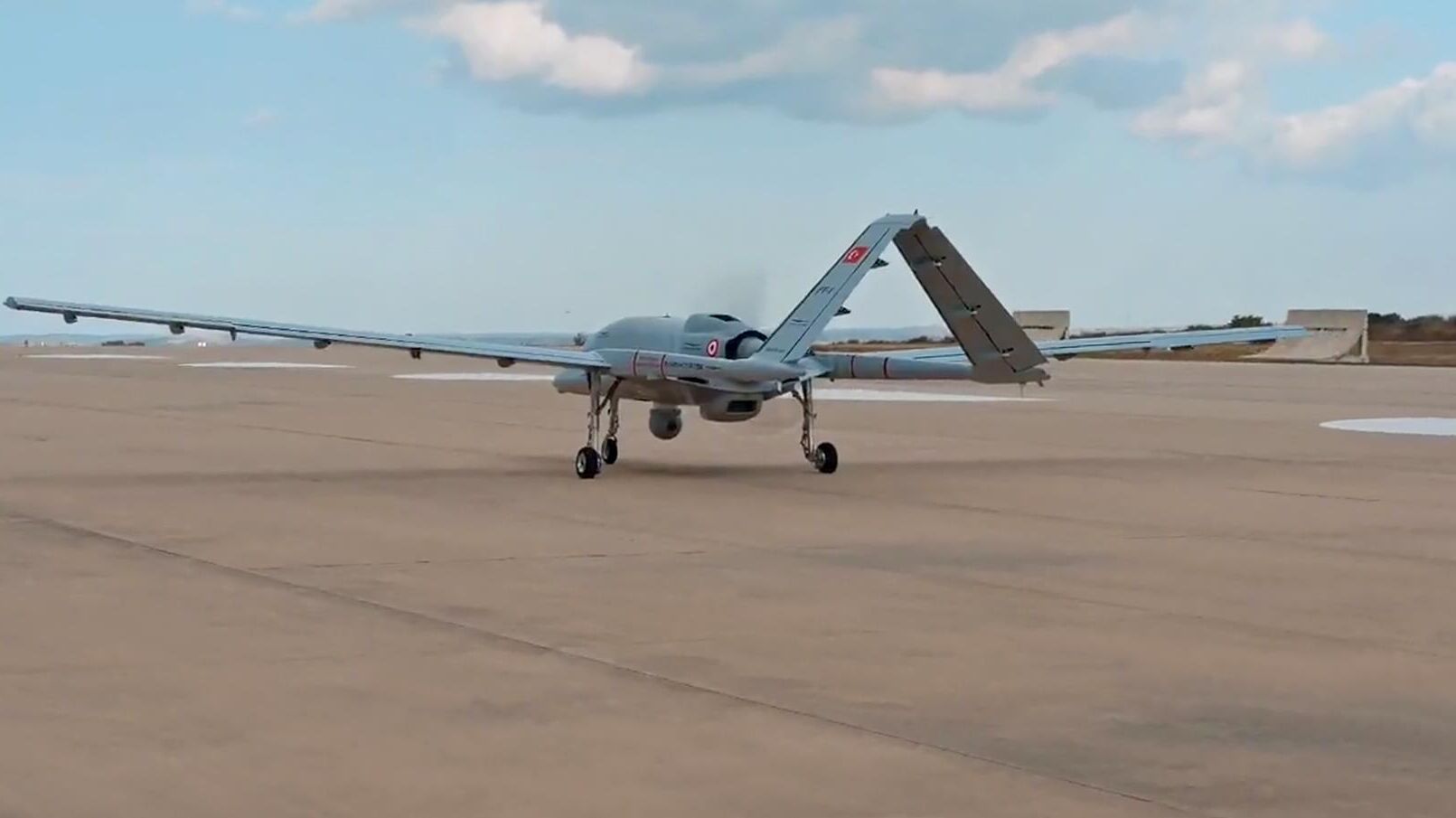 Испытание турецкого беспилотного летательного аппарата Bayraktar TB3 - РИА Новости, 1920, 21.07.2024