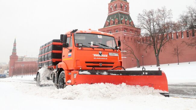 Уборка снега в Москве