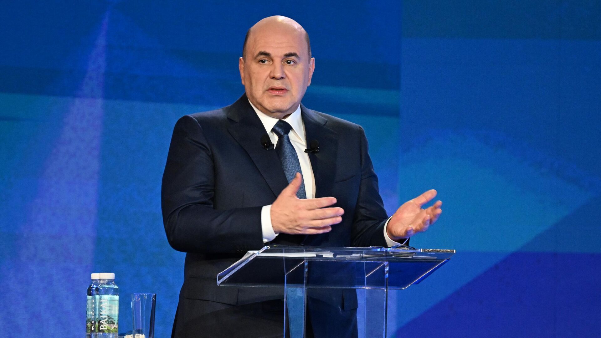 Председатель правительства РФ Михаил Мишустин выступает на тему Создаем будущее сегодня в рамках образовательной программы международной выставки-форума Россия - РИА Новости, 1920, 21.10.2025