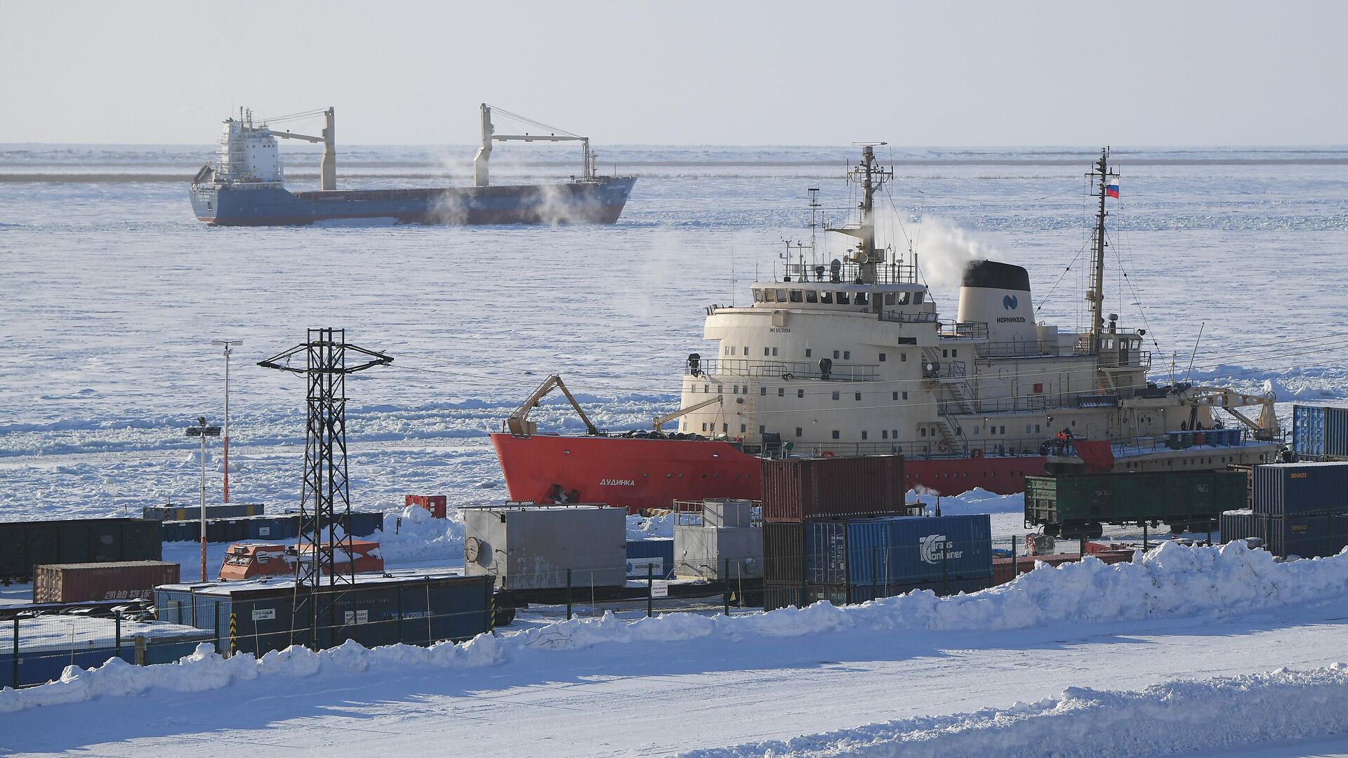 Корабли в морском порту на трассе Северного морского пути Дудинка - РИА Новости, 1920, 25.01.2024