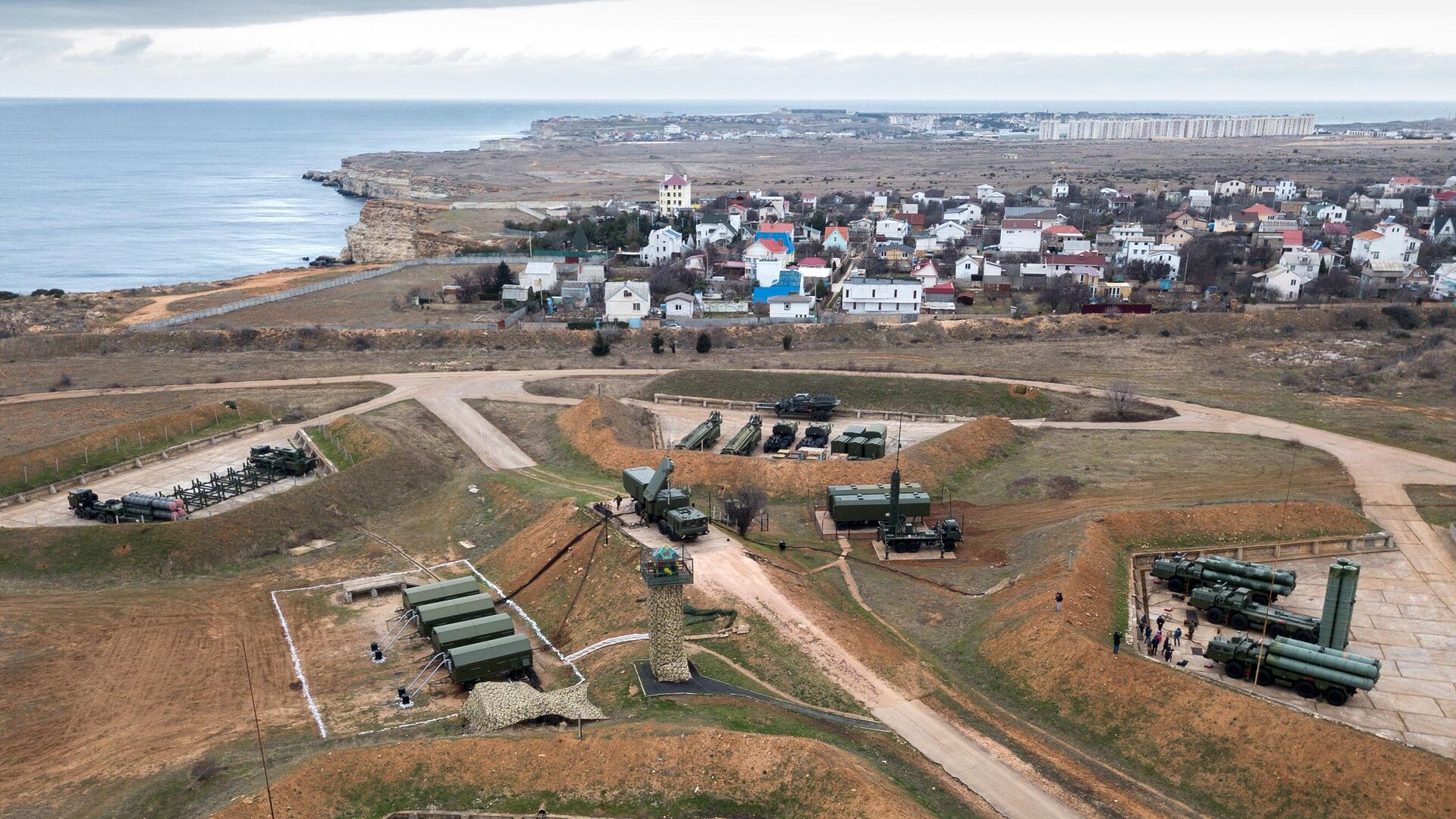 Комплекс ПВО С-400 Триумф в Севастополе. Архивное фото - РИА Новости, 1920, 04.08.2024