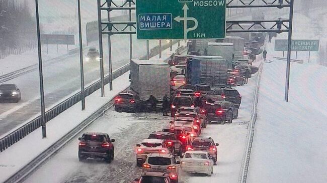 На месте массового ДТП на трассе М-11 в Новгородской области 