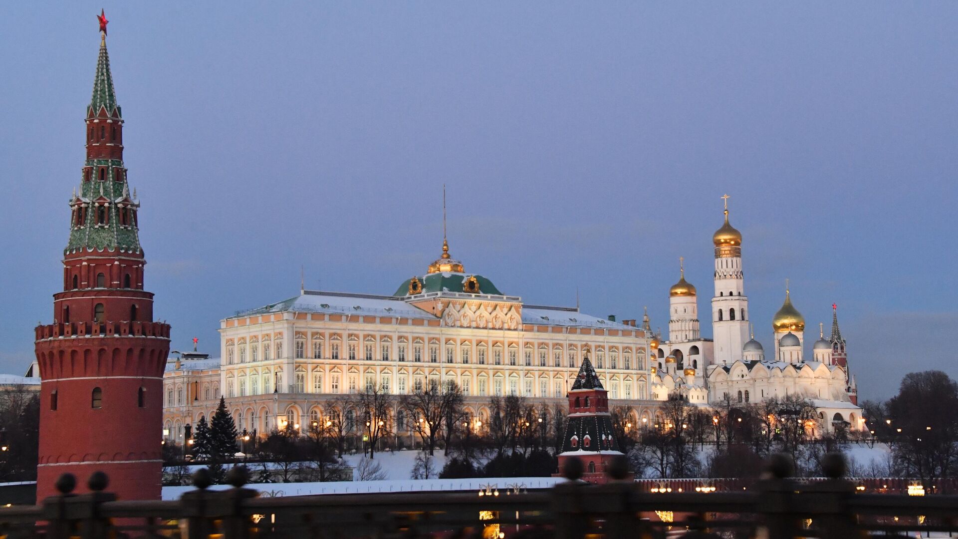 Московский Кремль. В центре: Большой Кремлевский дворец. Архивное фото - РИА Новости, 1920, 22.01.2024