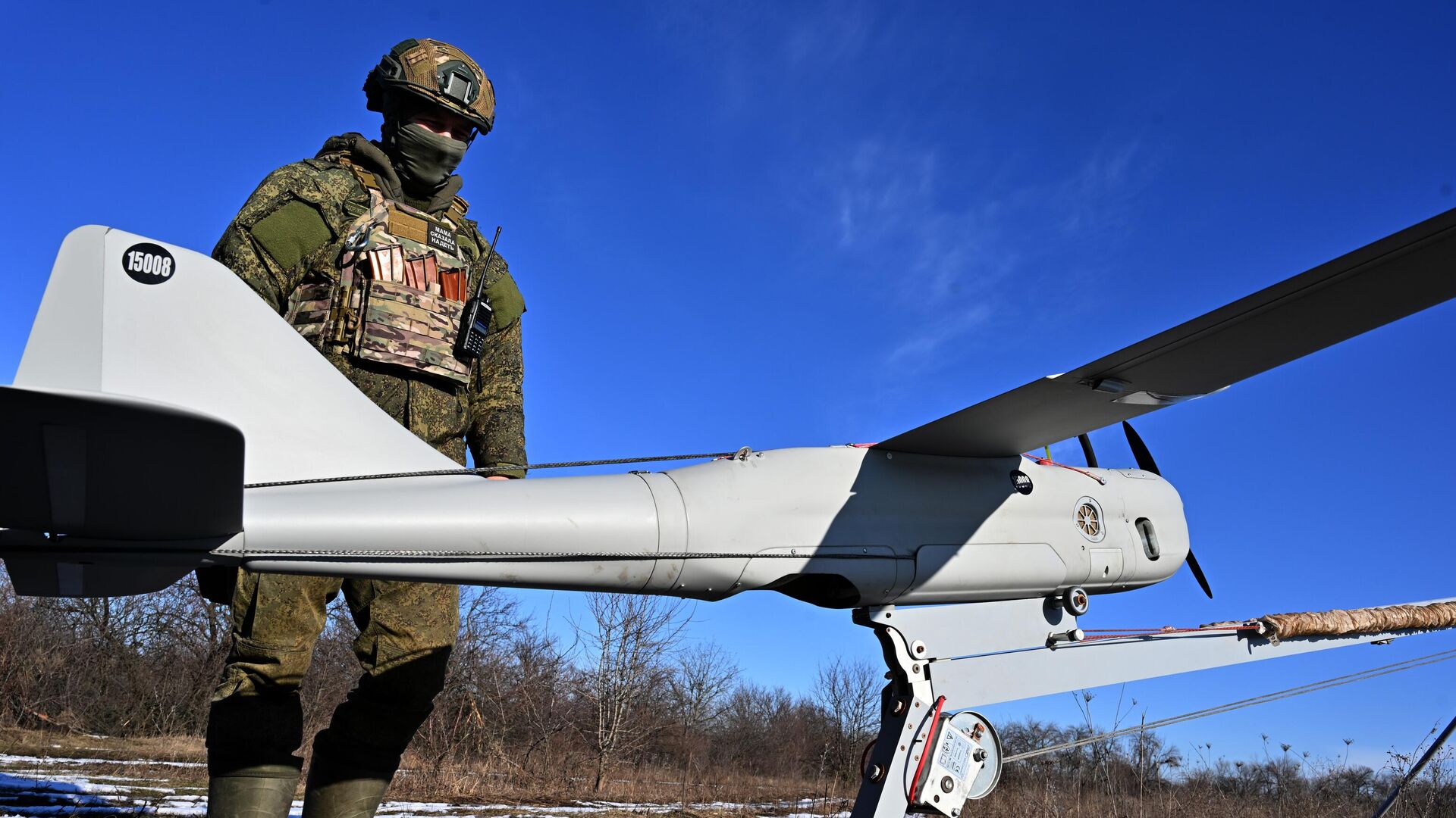 Оператор БПЛА готовит беспилотный летательный аппарат (БПЛА) Орлан-10 к вылету в зоне проведения СВО. Архивное фото - РИА Новости, 1920, 14.06.2024