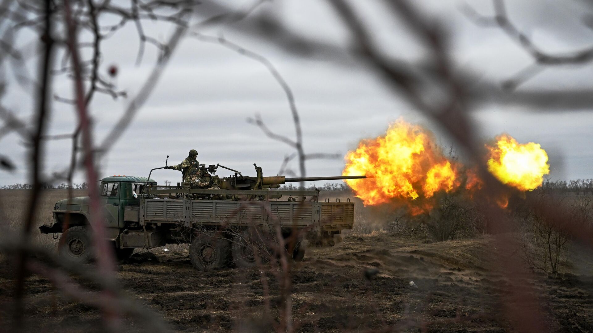 Боевая работа огневых расчетов зенитной установки С-60 ЦВО ВС РФ в зоне проведения специальной военной операции. Архивное фото - РИА Новости, 1920, 19.02.2024