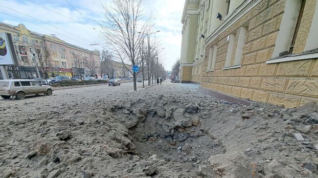 Последствия обстрела Ворошиловского района Донецка