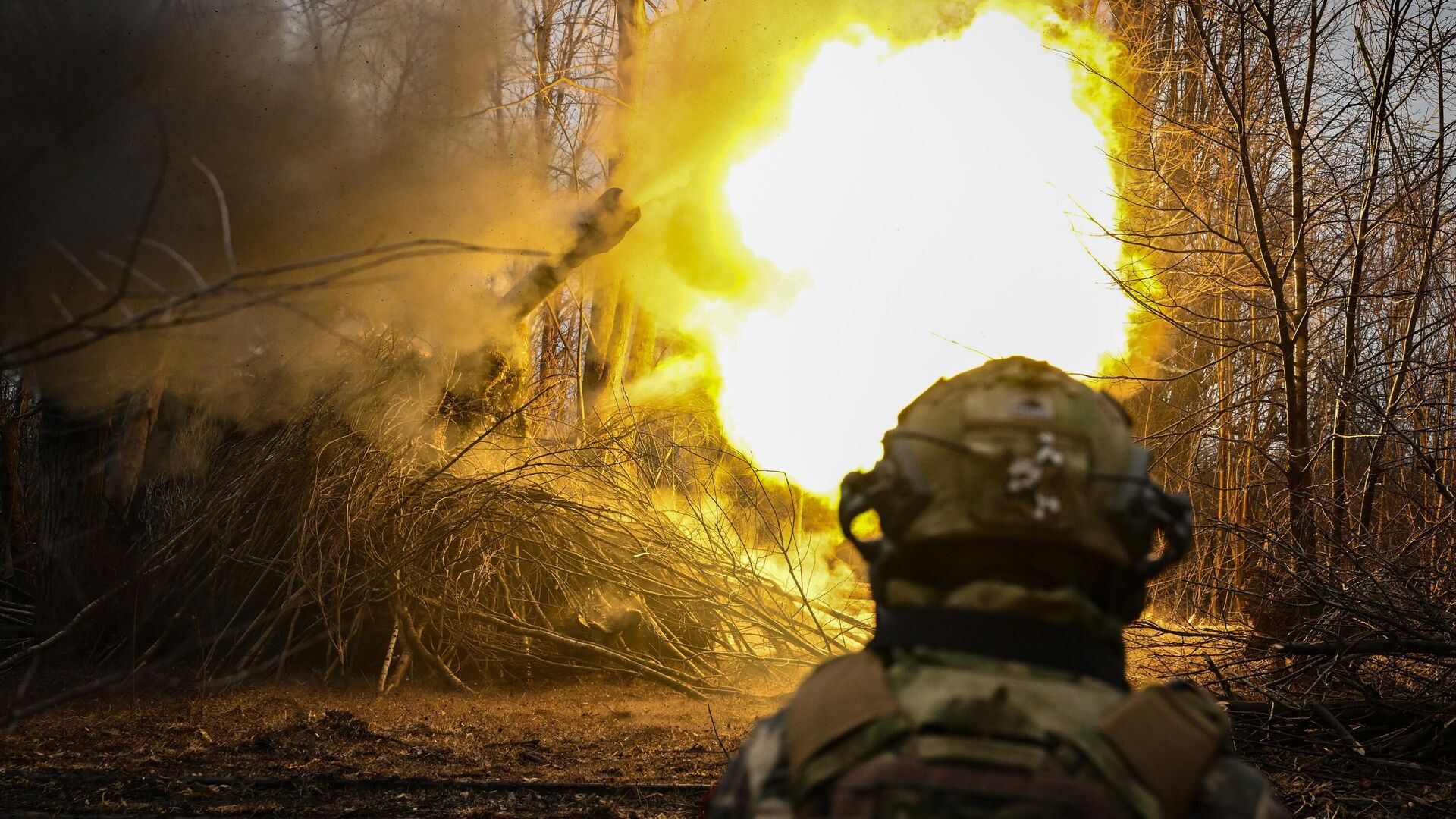 Боевая работа САУ Акация Центрального военного округа по позициям ВСУ - РИА Новости, 1920, 01.05.2024