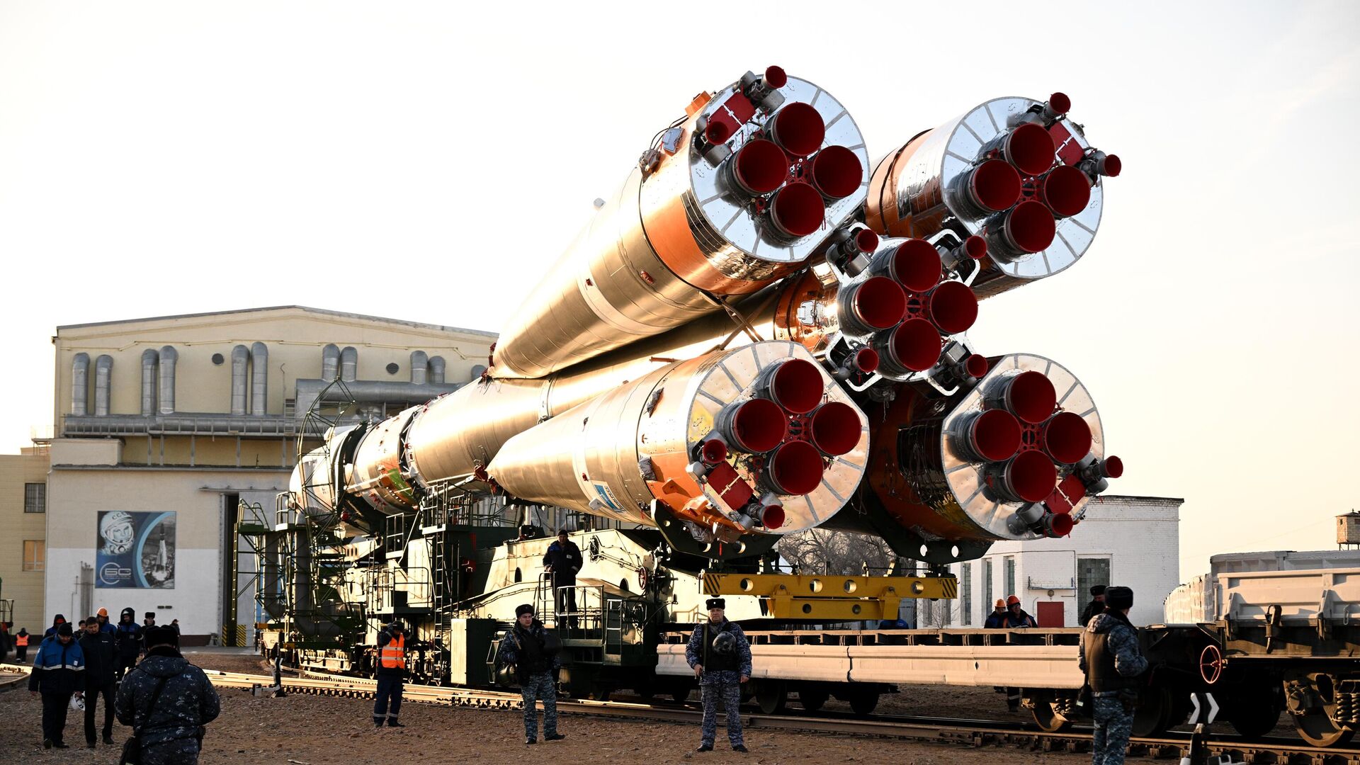 Вывоз ракеты-носителя Союз-2.1а с кораблем Союз МС-25 на стартовый комплекс космодрома Байконур - РИА Новости, 1920, 21.03.2024