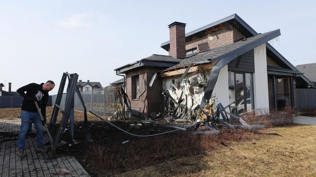 Жилой дом, частично разрушенный в результате обстрела ВСУ в Белгороде