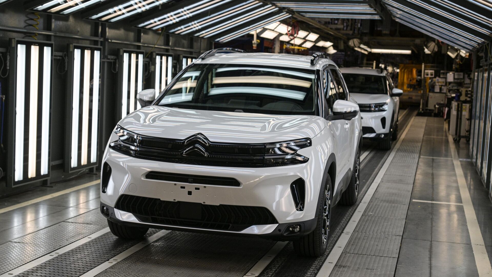 Линия сборки автомобилей Citroen C5 Aircross из китайских комплектующих на заводе ПСМА в Калуге - РИА Новости, 1920, 27.03.2024