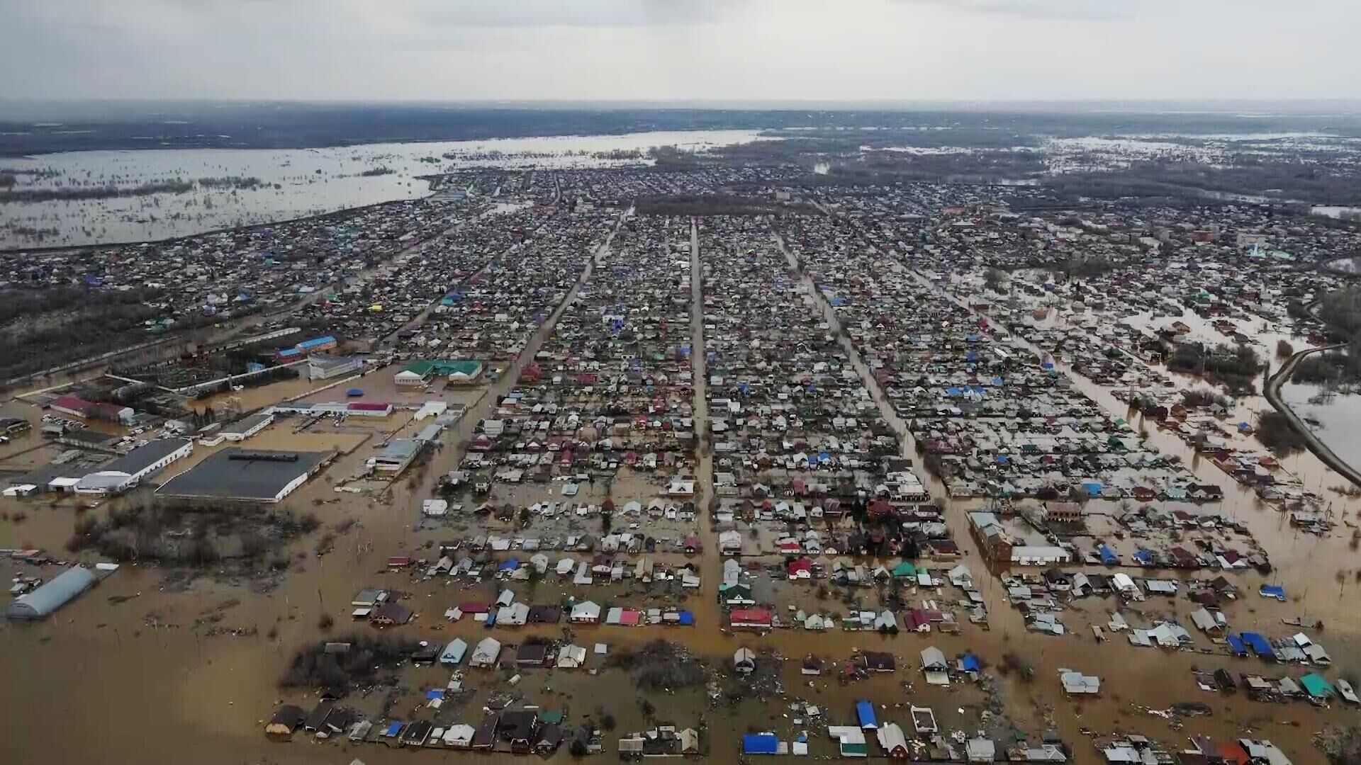 Вид на затопленный Орск в Оренбургской области - РИА Новости, 1920, 06.04.2024