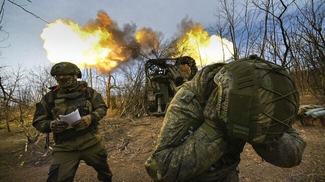 Боевая работа САУ Гиацинт-С российской армии. Архивное фото