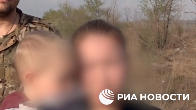 Спасенная женщина с ребенком