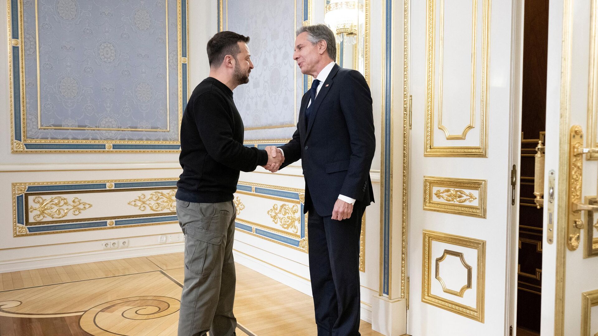 Президент Украины Владимир Зеленский и госсекретарь США Энтони Блинкен во время встречи в Киеве - РИА Новости, 1920, 14.05.2024