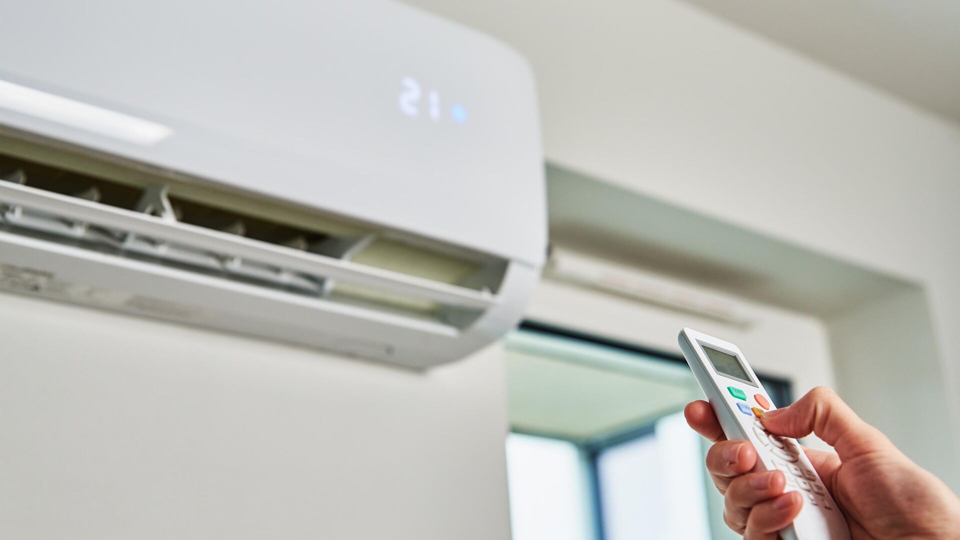 Включение кондиционера. Архивное фото Включение кондиционера. Архивное фото - РИА Новости, 1920, 05.08.2024
