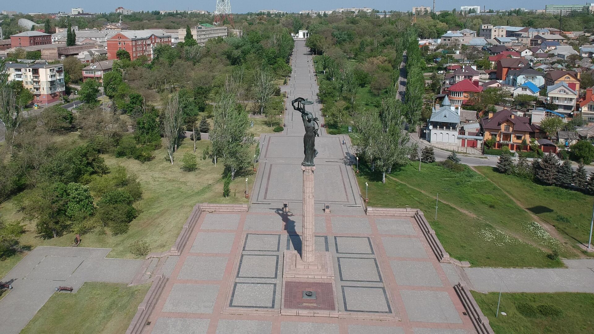 Монумент Победы в Парке Славы Херсона. Архивное фото - РИА Новости, 1920, 04.06.2024