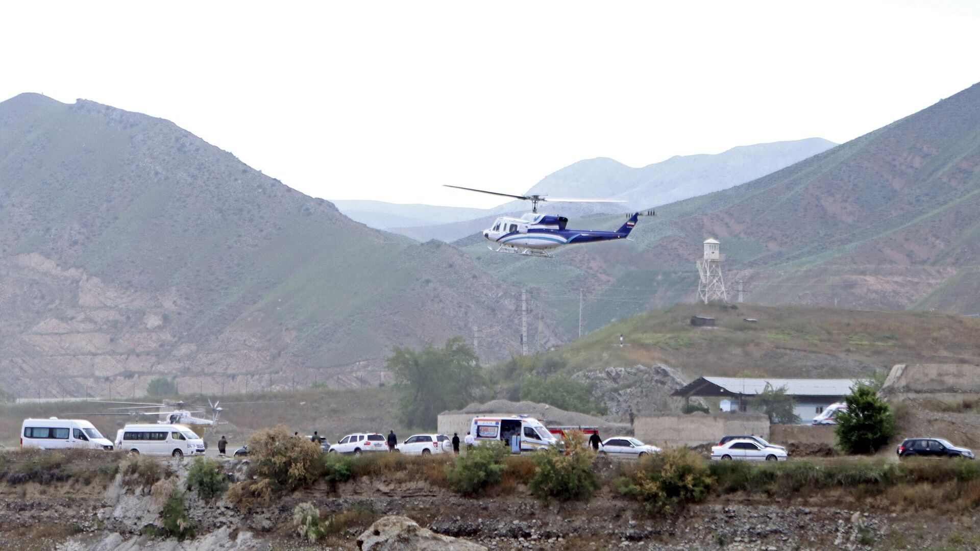 Вертолет с президентом Ирана Эбрахимом Раиси на борту взлетает на границе Ирана и Азербайджана. Архивное фото - РИА Новости, 1920, 20.05.2024