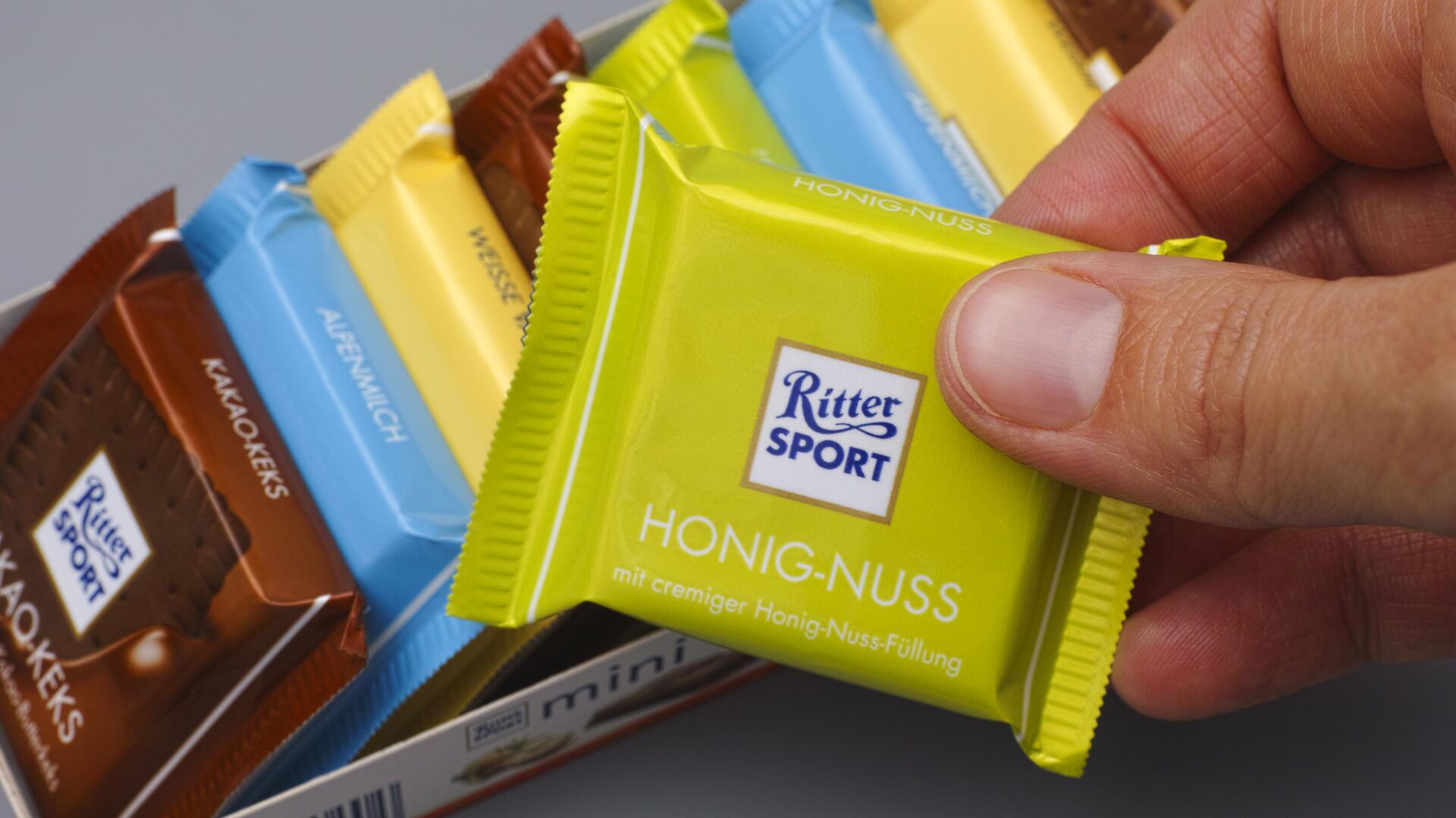 Шоколад фирмы Ritter Sport. Архивное фото - РИА Новости, 1920, 30.05.2024