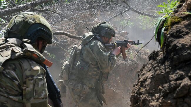 Военнослужащие штурмовых подразделений. Архивное фото