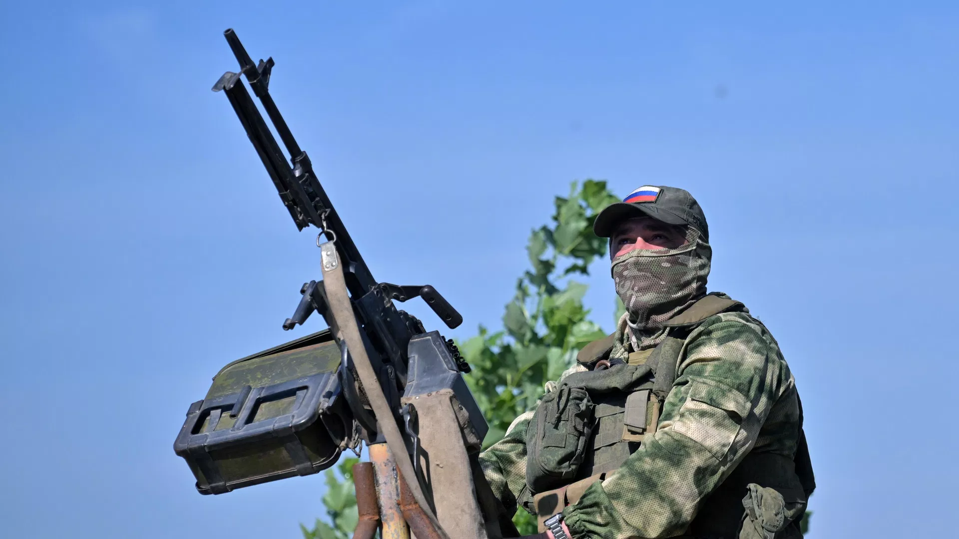 Военнослужащий ВС РФ в зоне проведения СВО - РИА Новости, 1920, 23.08.2026