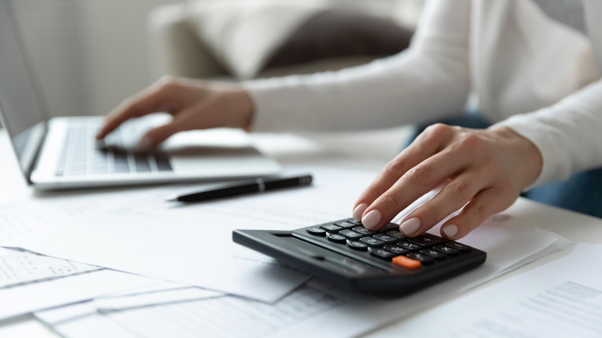 Рассчет налога Рассчет налога - РИА Новости, 1920, 20.10.2024