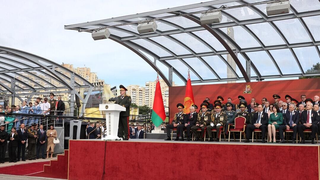 Во время военного парада, посвященного 80-й годовщине освобождения Белоруссии от немецко-фашистских захватчиков  - РИА Новости, 1920, 03.07.2024