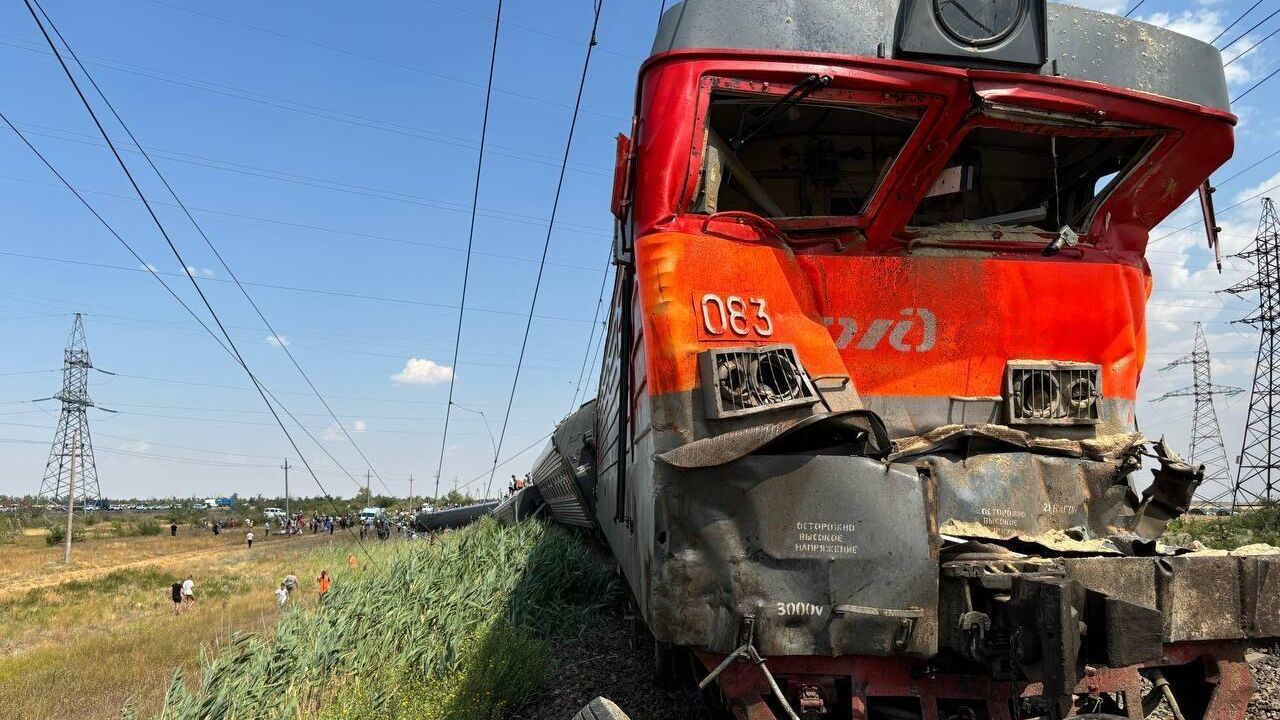 Место схода пассажирского поезда с рельсов в Волгоградской области - РИА Новости, 1920, 29.07.2024