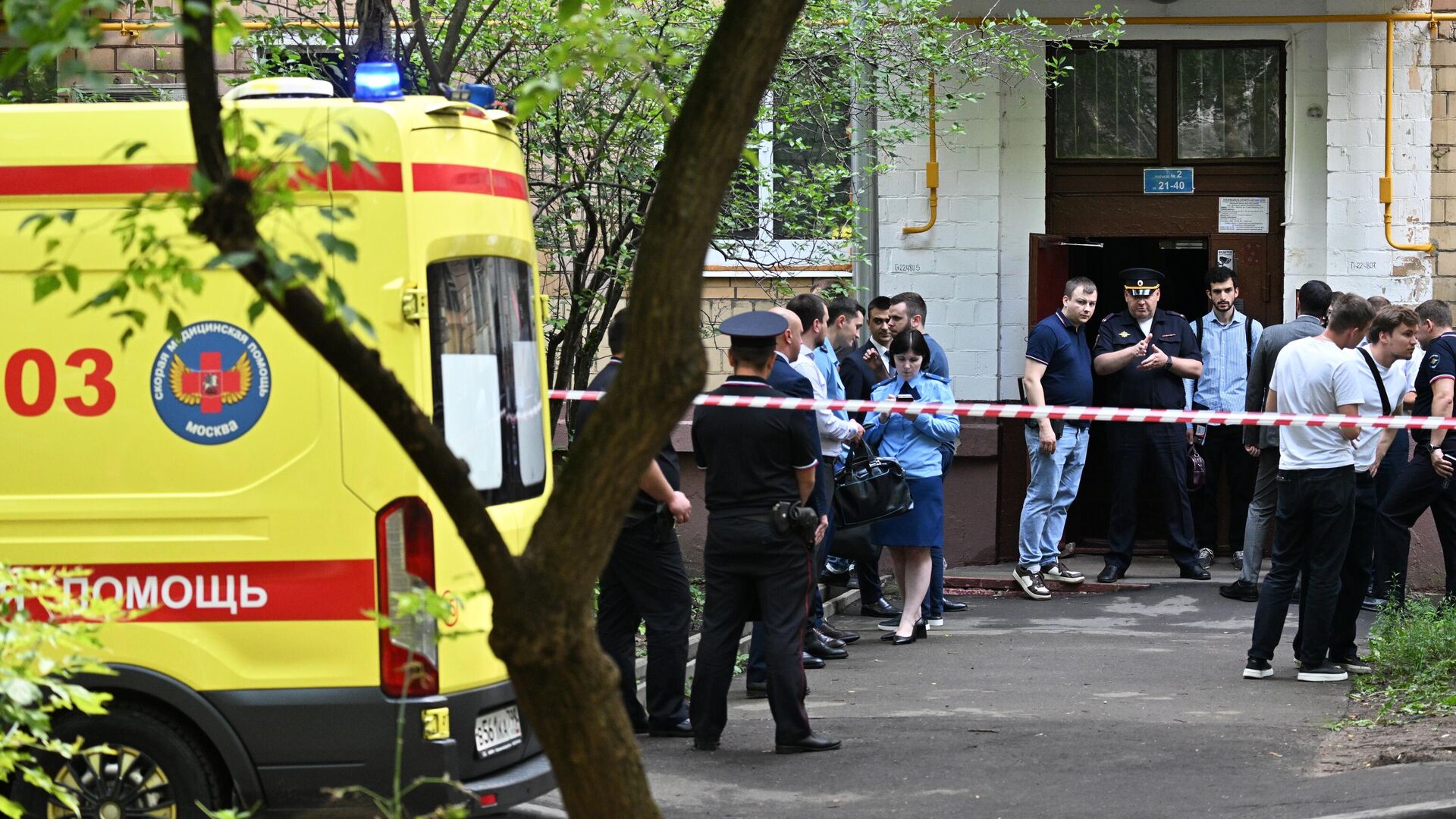 Ситуация у жилого дома на западе Москвы, где произошел взрыв - РИА Новости, 1920, 06.08.2024