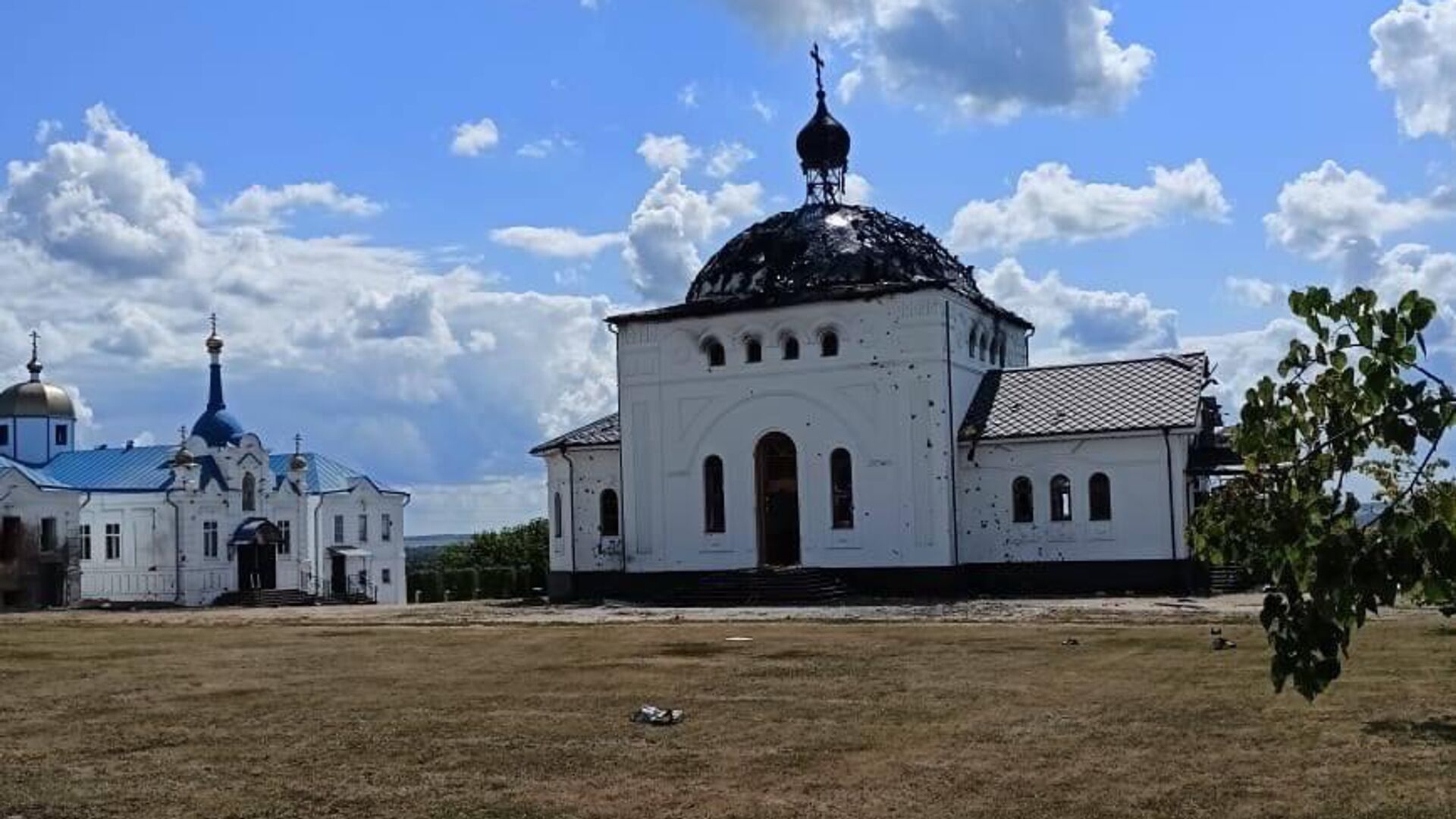 Горнальский Свято-Николаевский Белогорский мужской монастырь в Курской области после обстрела ВСУ - РИА Новости, 1920, 08.08.2024