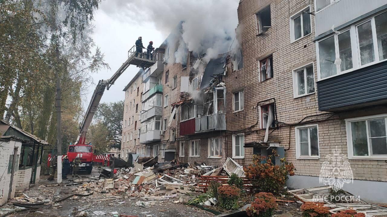 Взрыв бытового газа в жилом доме в Кирсанове Тамбовской области - РИА Новости, 1920, 20.10.2024