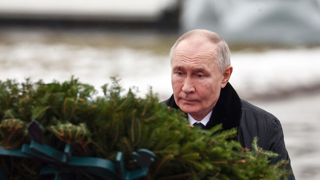 Президент Владимир Путин принял участие в мероприятиях в честь 81-й годовщины освобождения Ленинграда от фашистской блокады