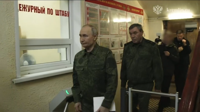 Путин в военной форме