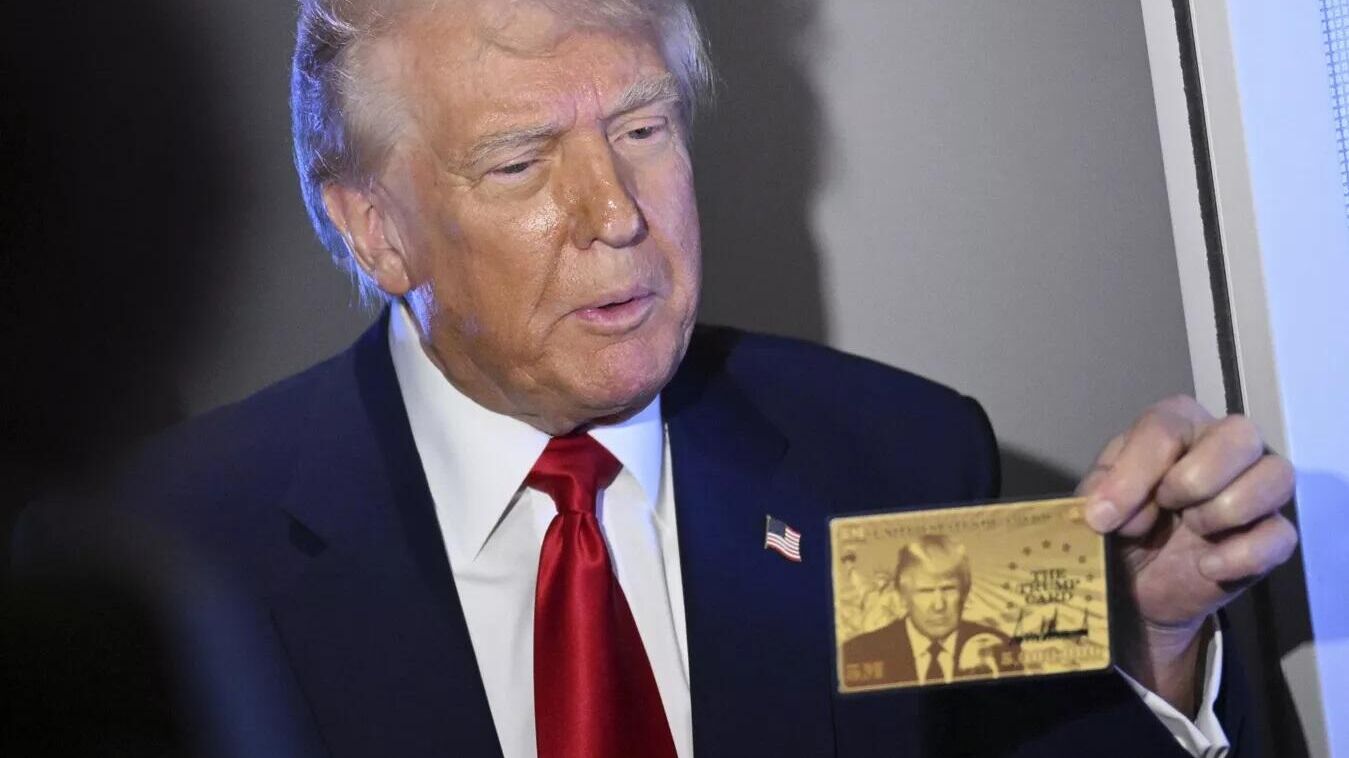 Дональд Трамп представил дизайн золотой карты - РИА Новости, 1920, 04.04.2025