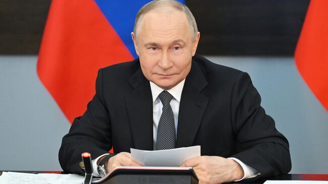 Президент Владимир Путин провел совещание по вопросам развития Военно-морского флота
