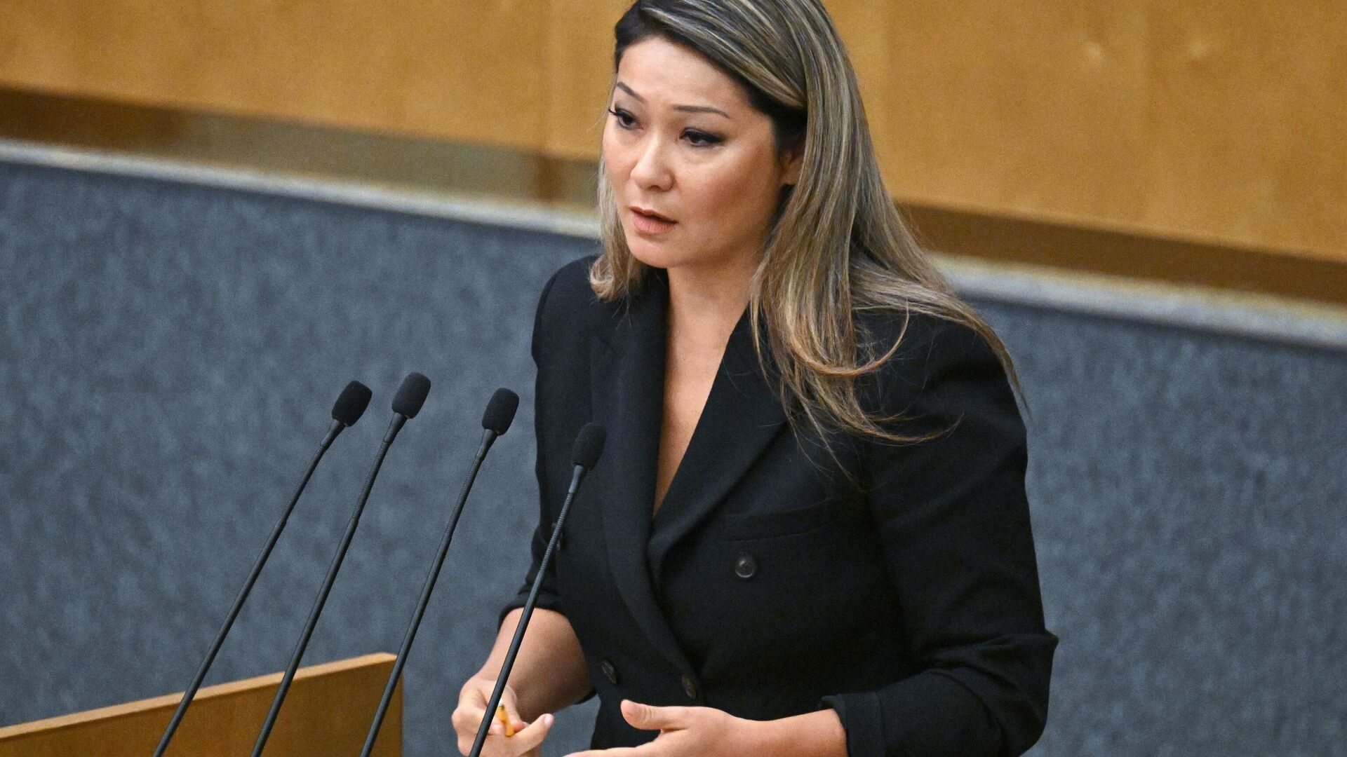 Пленарное заседание Госдумы РФ - РИА Новости, 1920, 18.04.2025