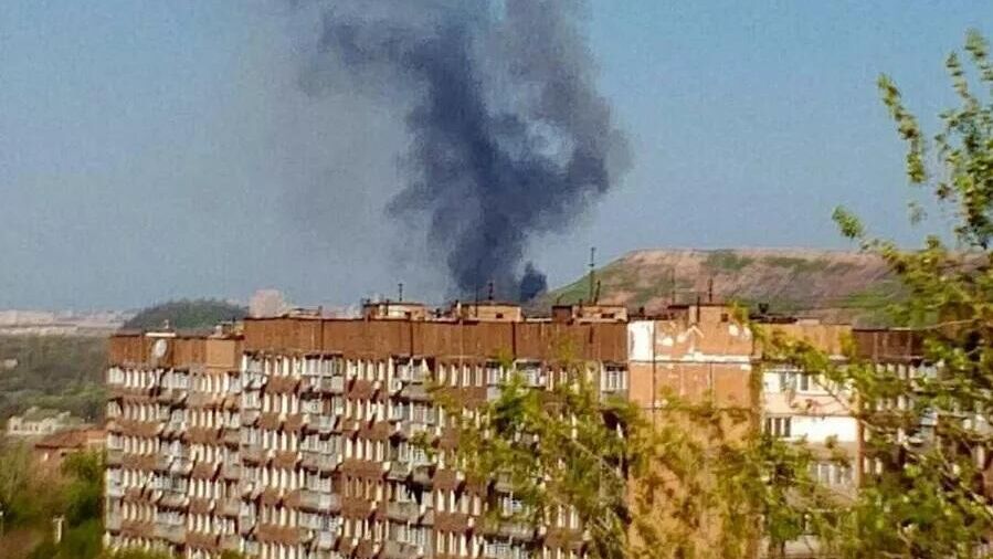 Дым над Донецком - РИА Новости, 1920, 20.04.2025