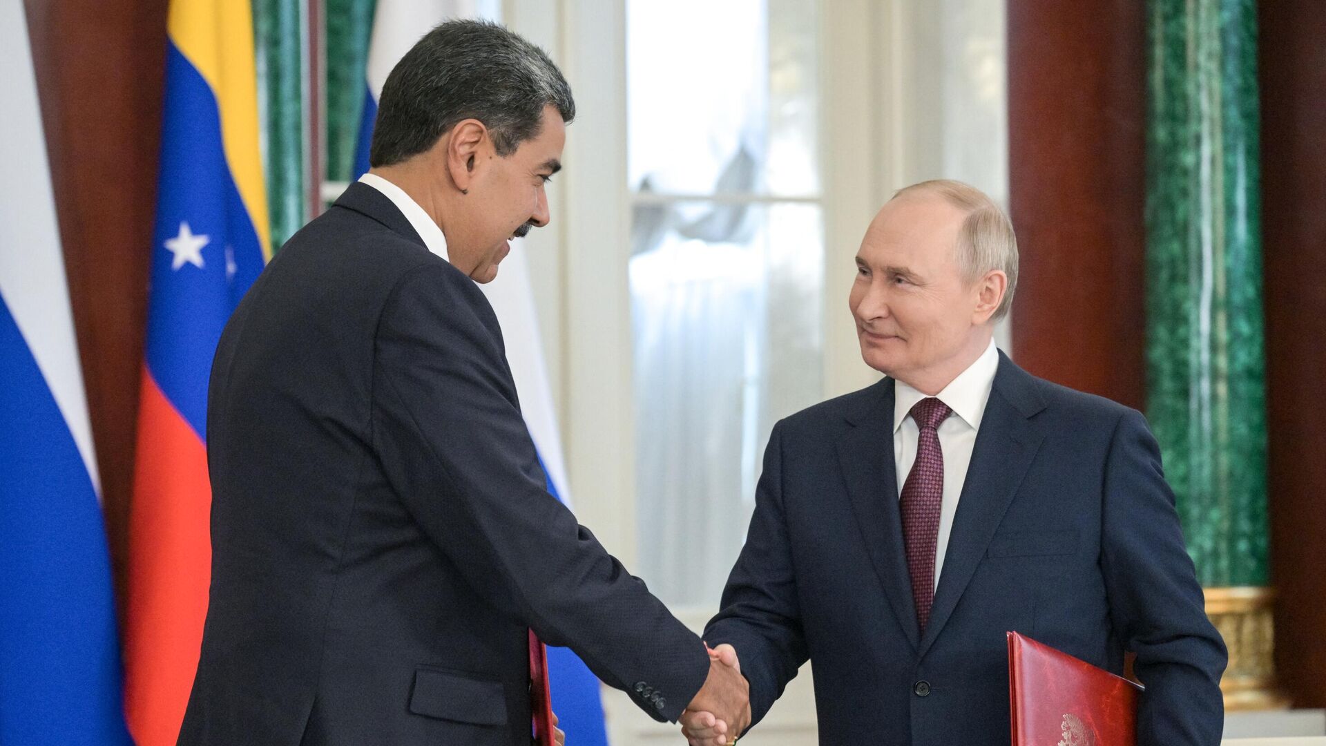 Встреча президента РФ В. Путина и президента Венесуэлы Н. Мадуро - РИА Новости, 1920, 07.05.2025