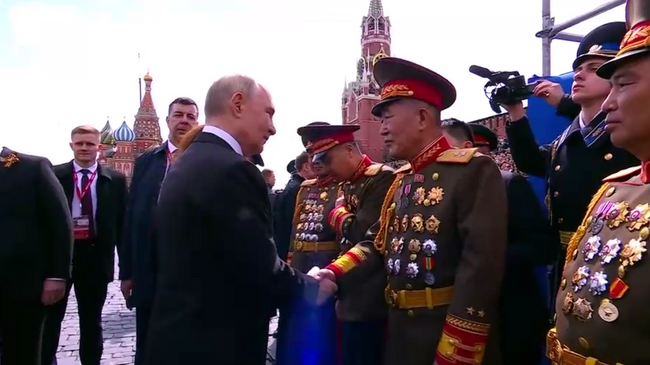 Путин и военные КНДР
