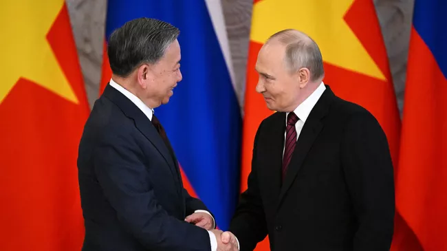 Официальный визит генсека ЦК Компартии Вьетнама То Лама в Россию