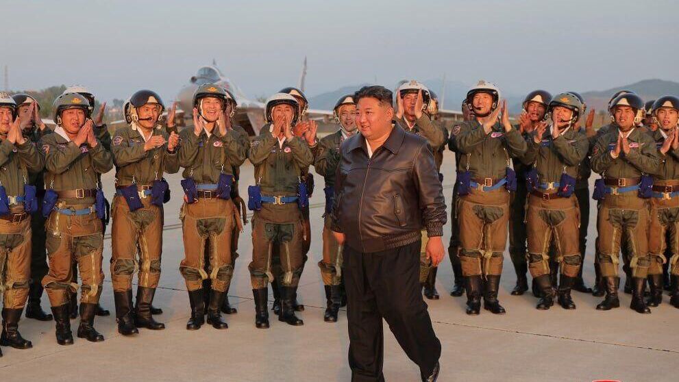 Ким Чен Ын учения - РИА Новости, 1920, 17.05.2025