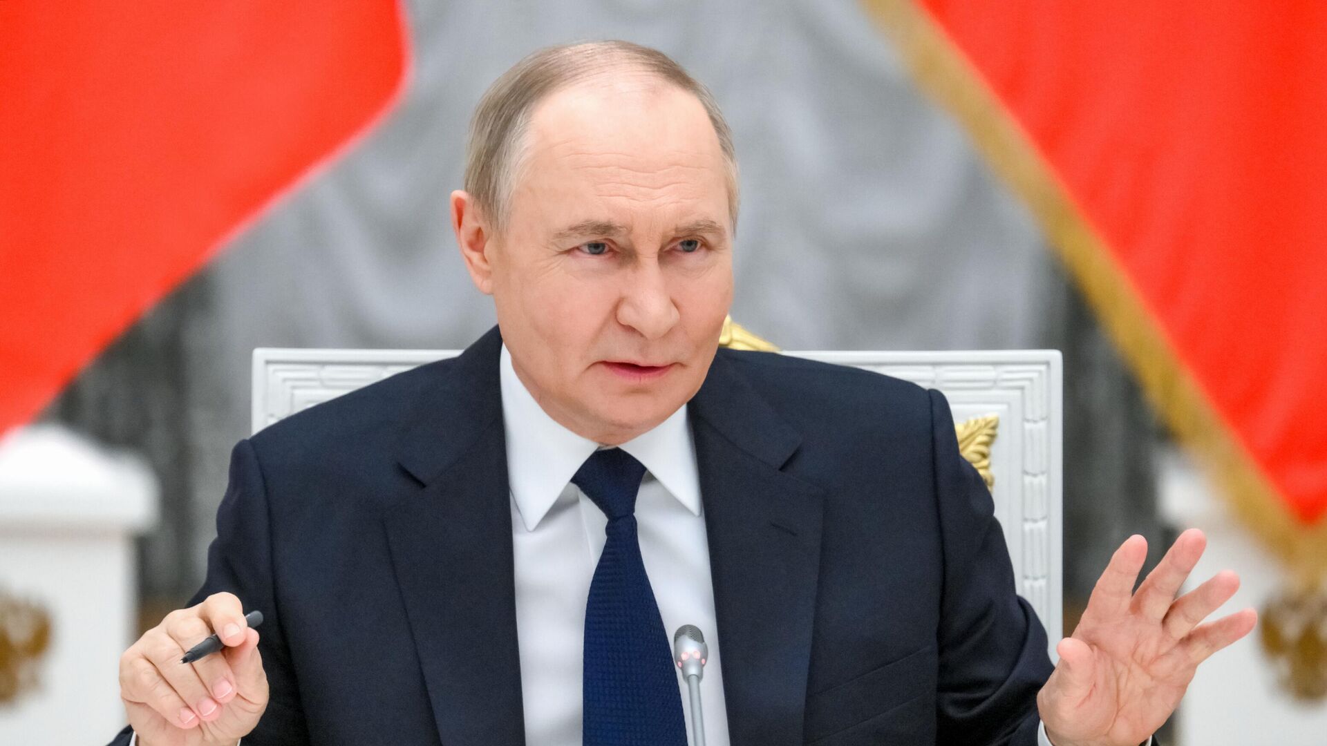 Встреча президента Владимира Путина с представителями деловых кругов - РИА Новости, 1920, 26.06.2025