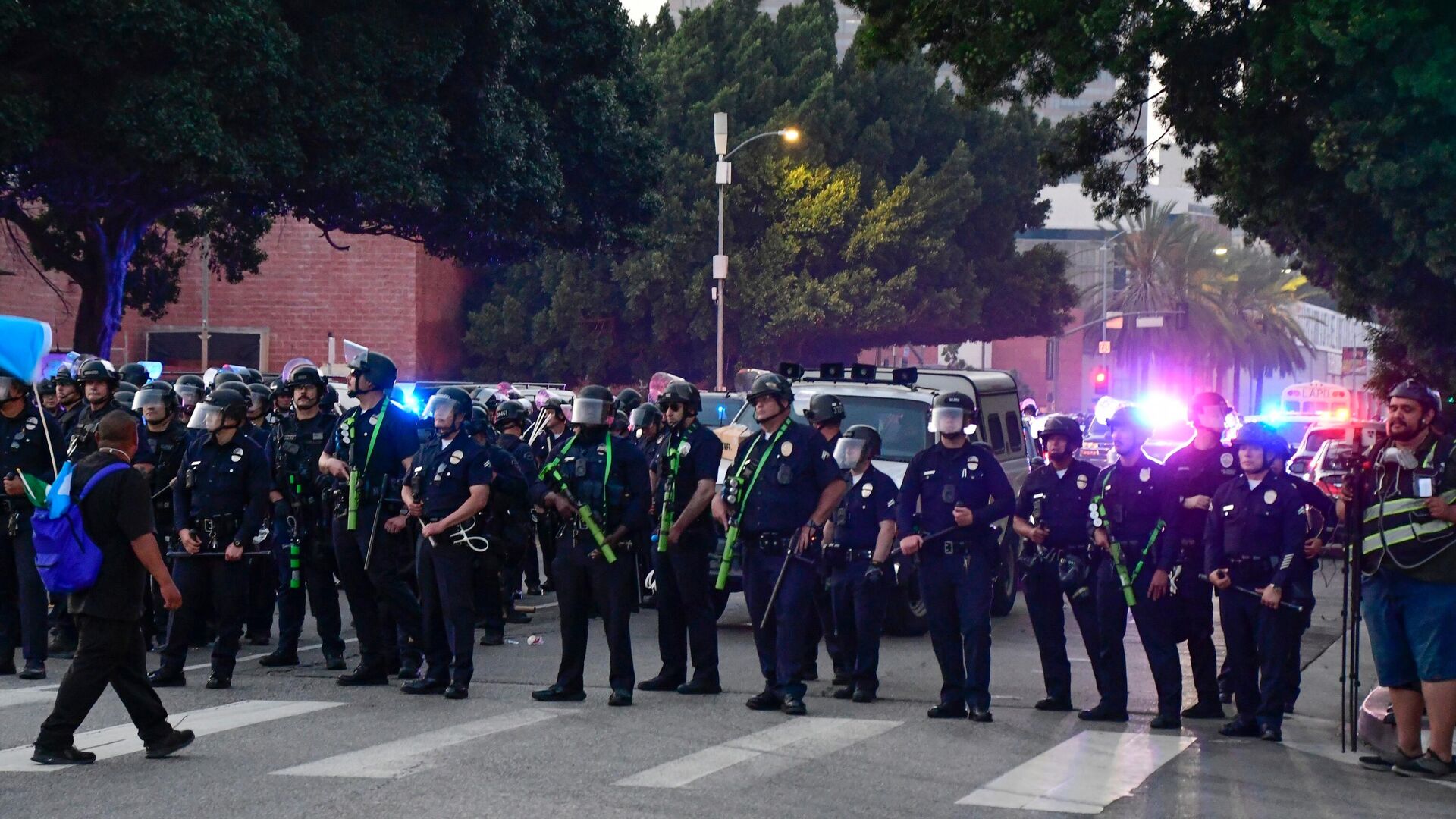 Акция протеста в Лос-Анджелесе - РИА Новости, 1920, 12.06.2025