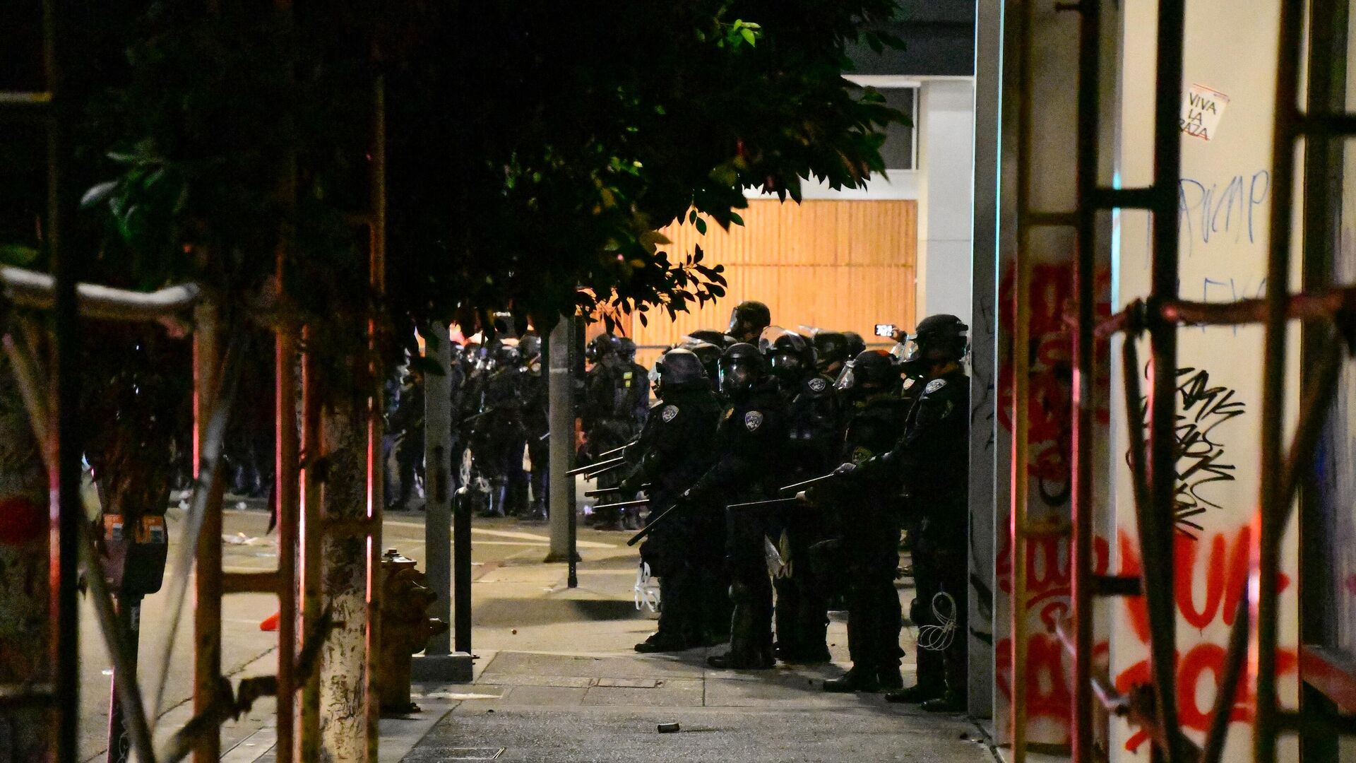 Акция протеста в Лос-Анджелесе - РИА Новости, 1920, 12.06.2025