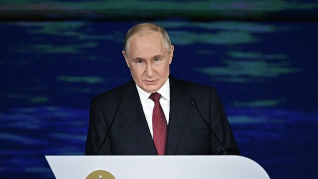Выступление Владимира Путина на пленарном заседании ПМЭФ-2025