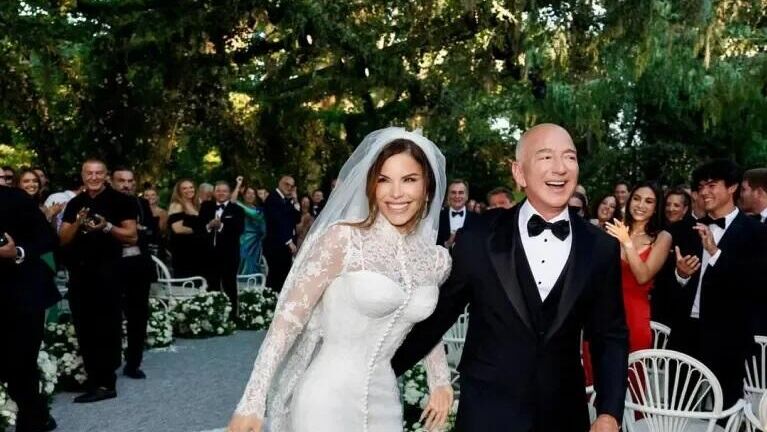 Свадьба Джеффа Безоса и Лорен Санчес - РИА Новости, 1920, 28.06.2025