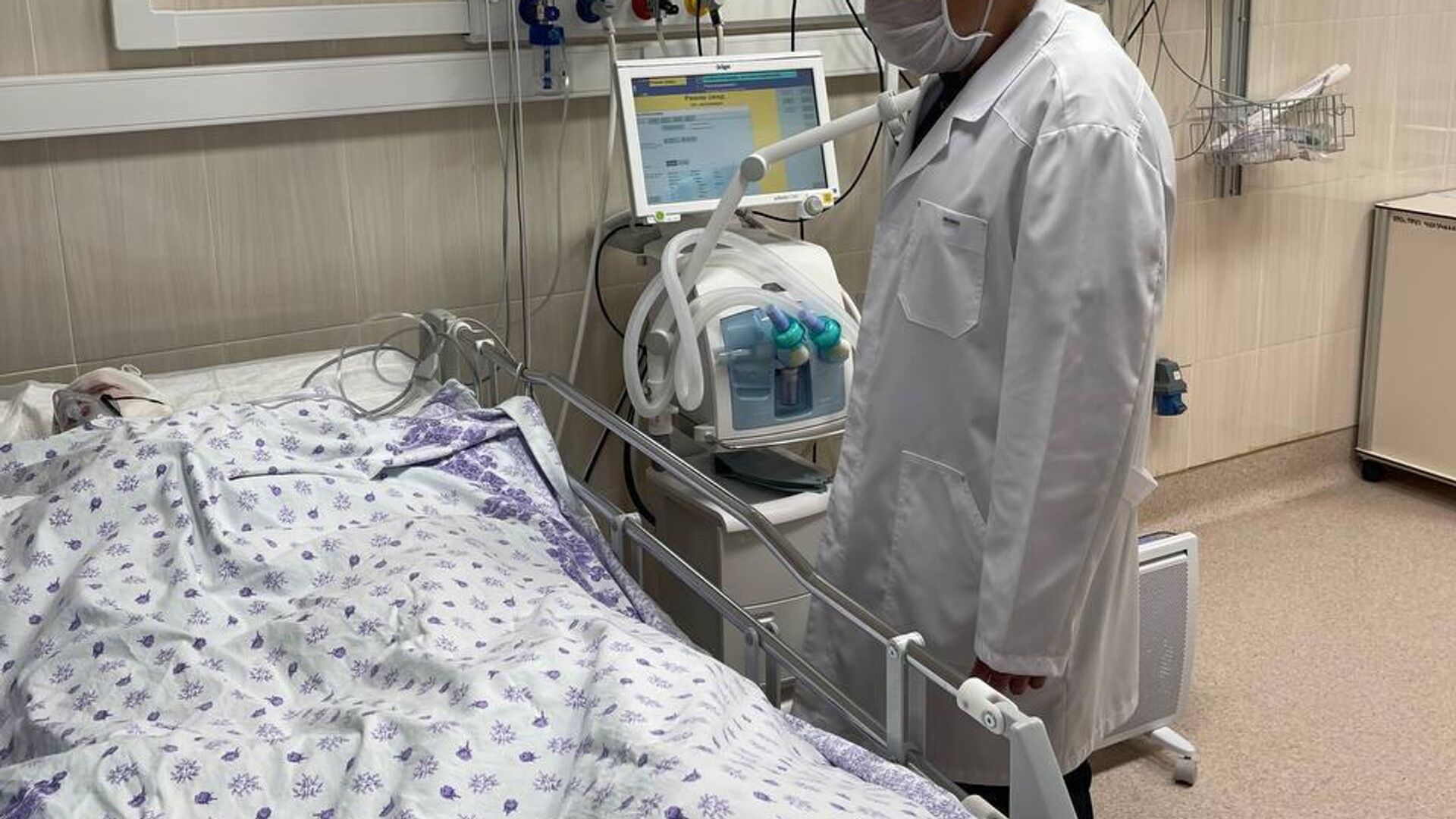 Мальчик Анатолий, который закрыл маму при атаке ВСУ на пляж в Курске - РИА Новости, 1920, 09.07.2025