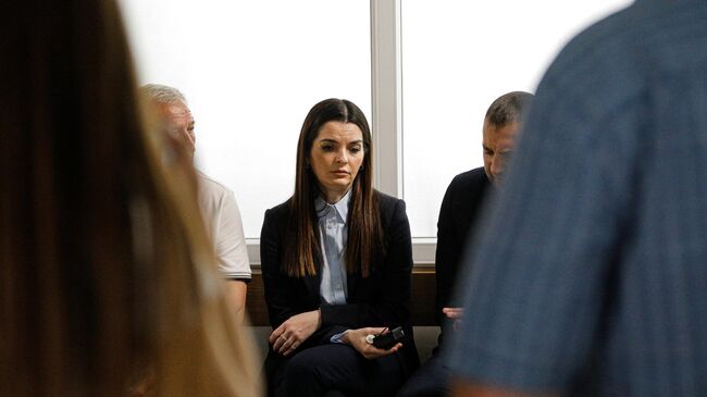 Заседание суда по делу главы Гагаузии Е. Гуцул и пикет ее сторонников в Кишиневе