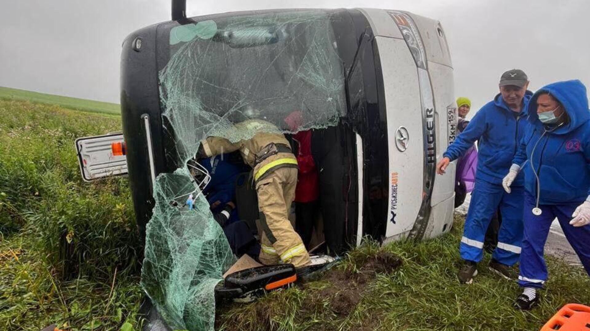 Автобус опрокинулся - РИА Новости, 1920, 27.07.2025